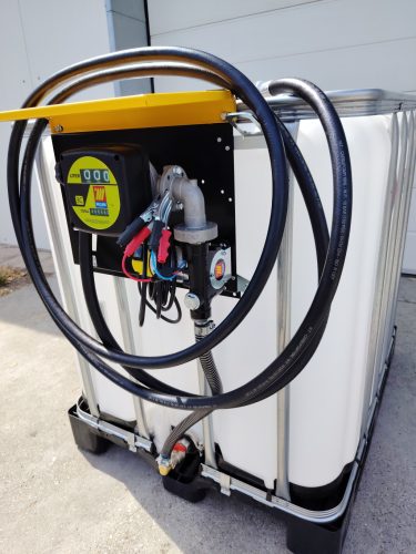 UN 1000 literes IBC tartály fém csap, MECLUBE 12V 45 l/p GÁZOLAJ kimérő szett, mechanikus mérőóra, 6 m nyomótömlő, automata pisztoly, ADR tanúsítvány