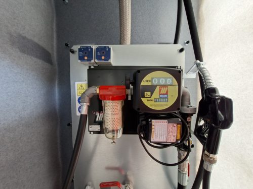 Duplafalú 10000 l FUDPS gázolajtartály front/levezetett töltéssel, 230V 70 l/p szivattyú, digitális mérőóra, 10 µ víz- és szennylev. szűrőkészlet,  úszós szintjelző, tömlődob 10 méteres 3/4"-os tömlővel, automata pisztoly