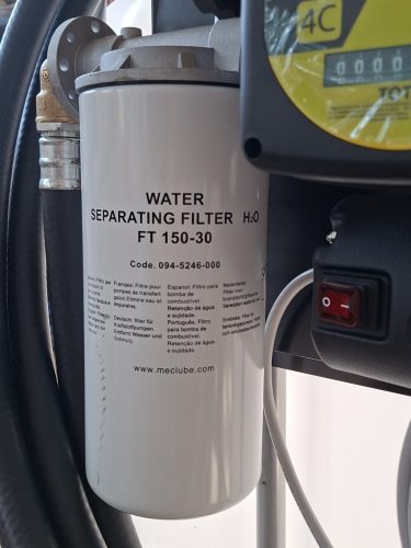 1000 literes IBC tartály, WALLMEC 12V 85 l/p kimérő szett, mechanikus mérőóra, szűrő, 6 m nyomótömlő, automata pisztoly, ADR tanúsítvány