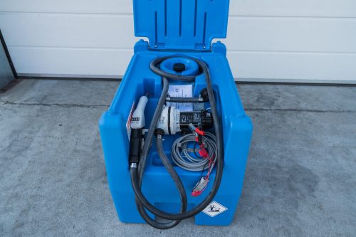 CARRYTANK 220 literes ADBLUE tartály, 12V 40 l/p szivattyú, 6 m áramvezeték, K24 digitális mérőóra, 4m nyomótömlő, manuális pisztoly