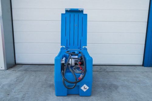 CARRYTANK 220 literes ADBLUE tartály, 230V 50 l/p szivattyú, 2 m áramvezeték, 4 m nyomótömlő, automata pisztoly