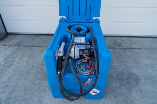 CARRYTANK 220 literes ADBLUE tartály, 230V 50 l/p szivattyú, 2 m áramvezeték, 4 m nyomótömlő, automata pisztoly