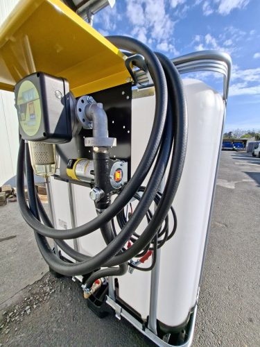 1000 literes IBC tartály fémcsappal, ADR tanúsítvánnyal, MECLUBE gázolaj kimérő szett 12V 45 l/p szivattyú, autpiszt.