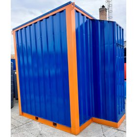   Konténerkút, benne 10000 literes szimpla falú műanyag gázolajtartály. 70 l/perc kiadagoló, mechanikus mérőóra, 6 m nyomótömlő